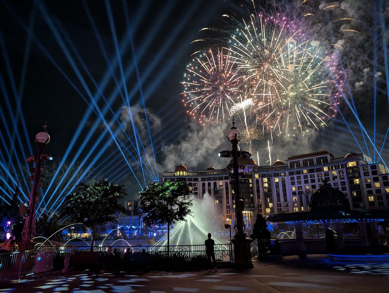 Celestial Goodnight — fountains and fireworks with lagoon in foreground