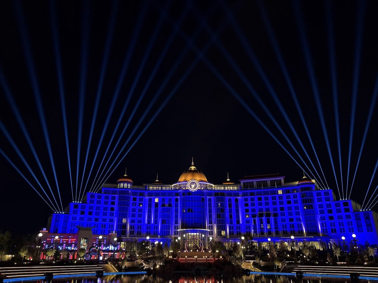 Celestial Goodnight — show lighting over Epic Universe